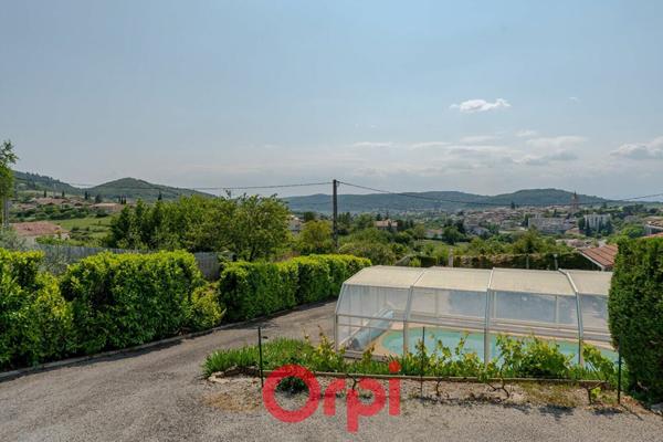 Maison à vendre    5 pièces •  Villeneuve-de-Berg