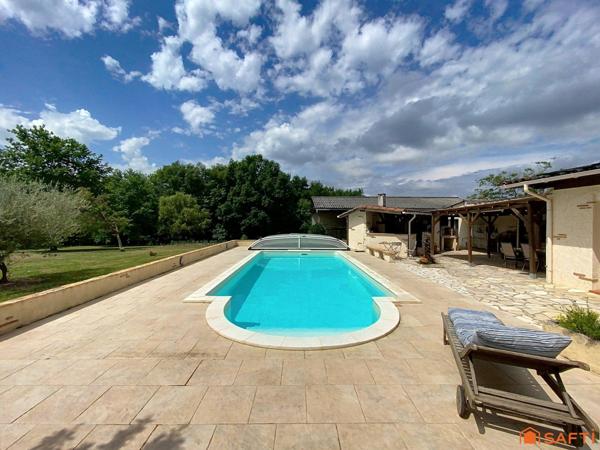 Maison de campagne avec piscine et point de vue