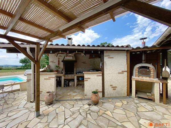 Maison de campagne avec piscine et point de vue