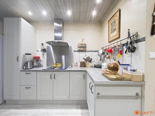 Maison de campagne avec piscine et point de vue