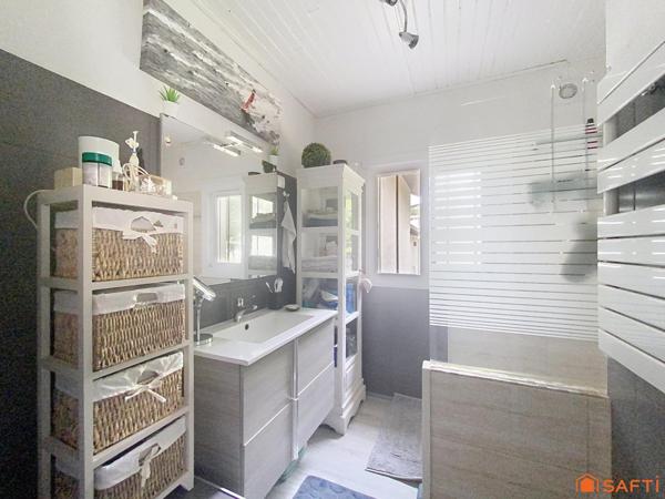 Maison de campagne avec piscine et point de vue