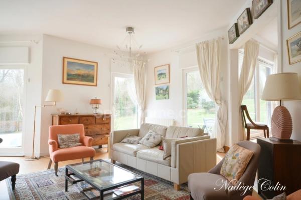 Maison d'architecte avec piscine, proche du pôle de Saint Quentin en Yvelines et de Paris/Saclay