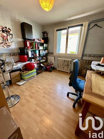 Appartement 5 pièces de 66 m² à Lourdes (65100)