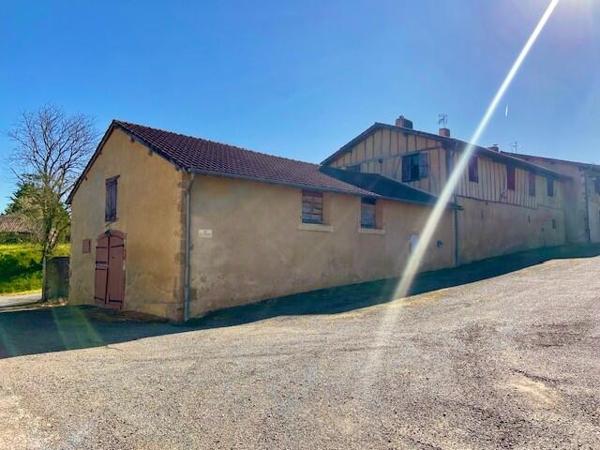 Exclusivité - Idrac-Respaillès - Maison à rénover avec jardin, chai et étable