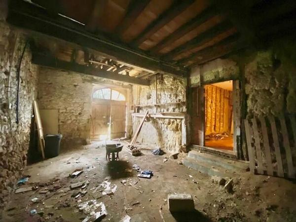 Exclusivité - Idrac-Respaillès - Maison à rénover avec jardin, chai et étable