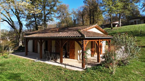 Maison dans un village de vacances à Gourdon