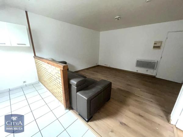 Appartement à louer 2 pièces 34.84m² Saint-Quentin (02100)