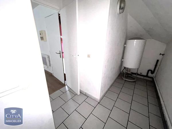 Appartement à louer 2 pièces 34.84m² Saint-Quentin (02100)