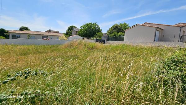 Terrain Champdeniers Saint Denis 319 m2