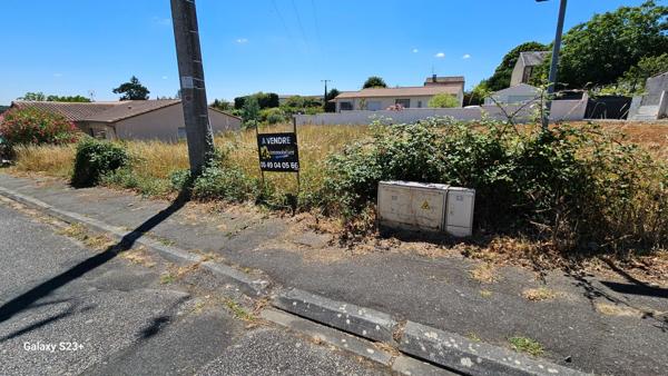 Terrain Champdeniers Saint Denis 319 m2
