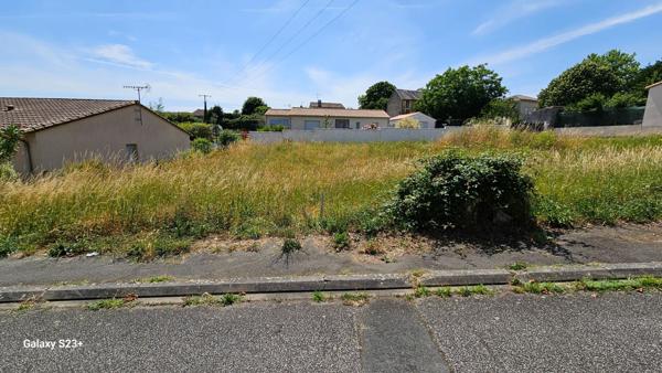 Terrain Champdeniers Saint Denis 319 m2