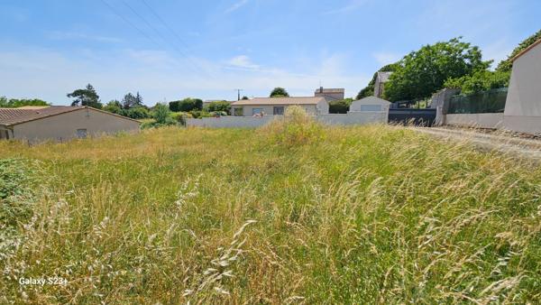 Terrain Champdeniers Saint Denis 319 m2