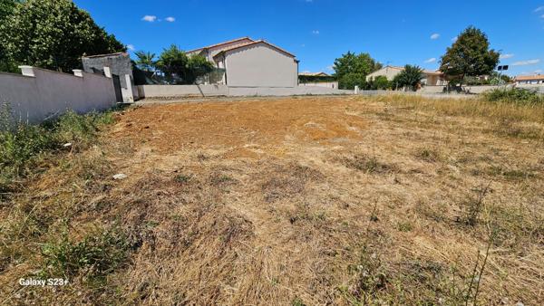 Terrain Champdeniers Saint Denis 319 m2