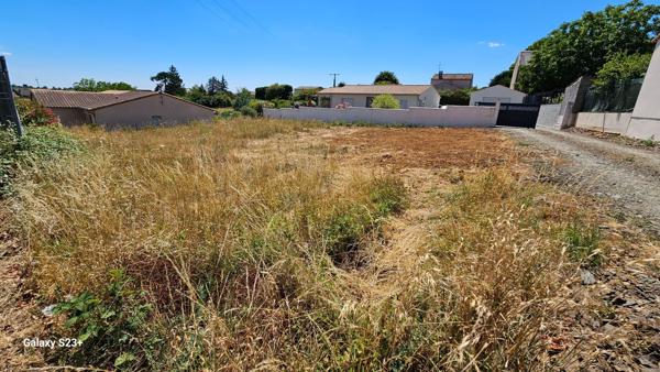 Terrain Champdeniers Saint Denis 319 m2