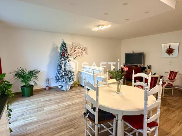 Un jardin en ville, au calme à Poissy