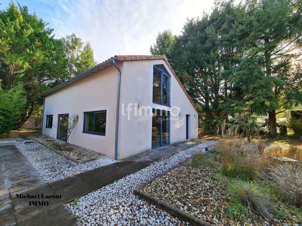 Propriété d’Exception – 2 Maisons – 5 300 m² de terrain.