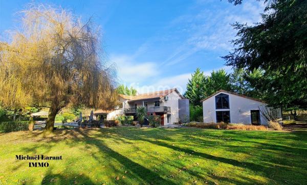 Propriété d’Exception – 2 Maisons – 5 300 m² de terrain.