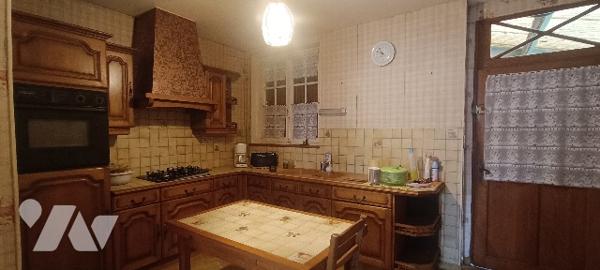 VOULX maison de pays de 75 m² 2 pièces agrandissement possible, garage courette.