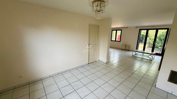 Maison Courdimanche 7 pièce(s) 150.45 m2 651 000 € **  - Référence  2333
