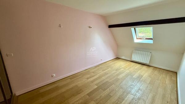 Maison Courdimanche 7 pièce(s) 150.45 m2 651 000 € **  - Référence  2333