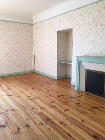 Azy (18220) Maison de Charme + Logement 3Pièces (Possibilité de Location) + Grange-Atelier de 70m2