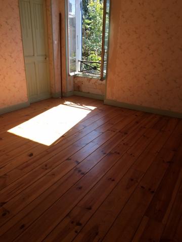 Azy (18220) Maison de Charme + Logement 3Pièces (Possibilité de Location) + Grange-Atelier de 70m2