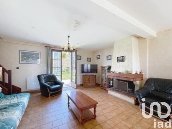 Maison traditionnelle 7 pièces de 152 m² à Châtillon-sur-Loire (45360)