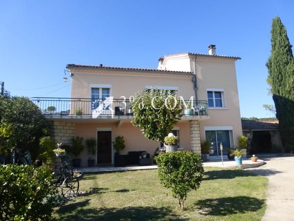 Maison 8 pièce(s) 4 chambre(s) 183 m²