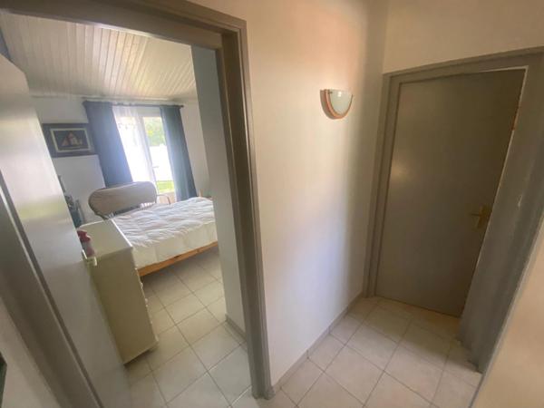 LA TRANCHE SUR MER 85 LA GRIERE A 400M DE LA MER CHARMANTE VILLA PLAIN PIED AVEC ANNEXES SUR 550M² CLOS