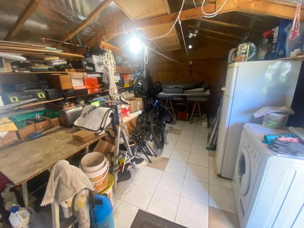 LA TRANCHE SUR MER 85 LA GRIERE A 400M DE LA MER CHARMANTE VILLA PLAIN PIED AVEC ANNEXES SUR 550M² CLOS