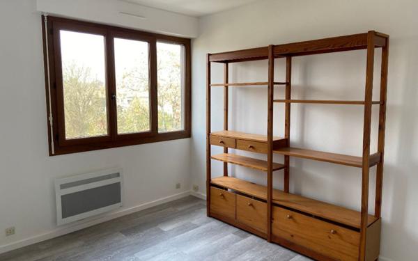 Appartement à louer    1 pièce •  Bordeaux