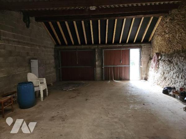 A vendre à Thil, à 15 min de Bar-sur-Aube et de Colombey les deux Eglises, 20 min des lacs, et ...