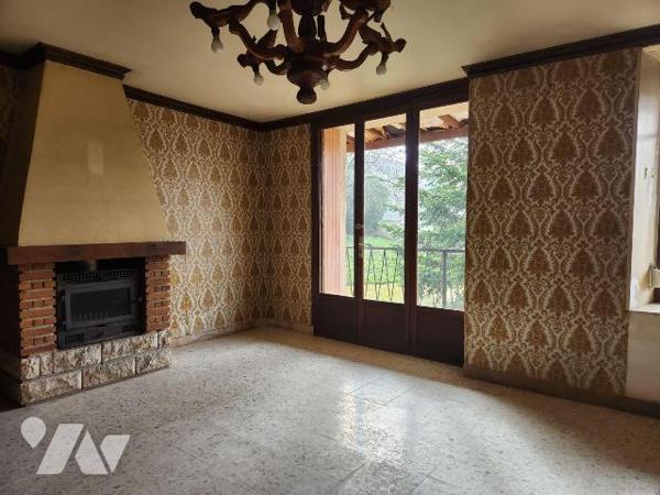 A vendre à Thil, à 15 min de Bar-sur-Aube et de Colombey les deux Eglises, 20 min des lacs, et ...