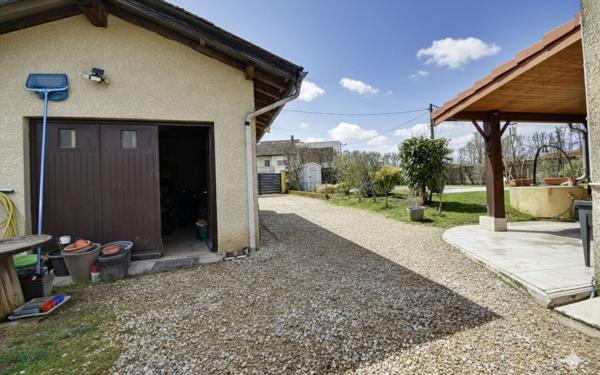 Maison à vendre    5 pièces • 202 m2 Villars-les-Dombes