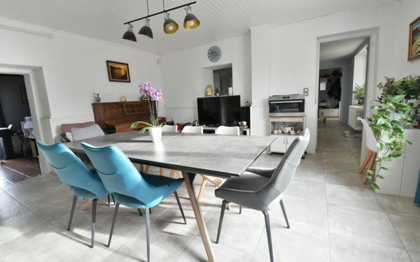 Maison à vendre    5 pièces • 202 m2 Villars-les-Dombes