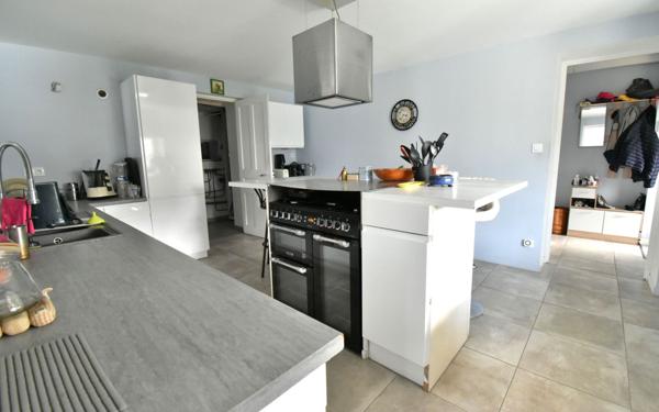 Maison à vendre    5 pièces • 202 m2 Villars-les-Dombes