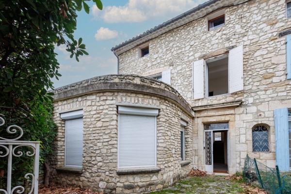 Pernes-les-Fontaines ? maison ancienne de 175 m² avec jardin, 3 chambres et vie de village à pied Pernes les fontaines