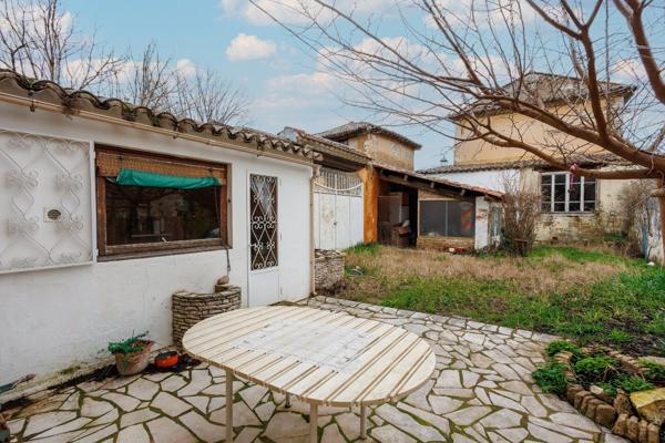 Pernes-les-Fontaines ? maison ancienne de 175 m² avec jardin, 3 chambres et vie de village à pied Pernes les fontaines