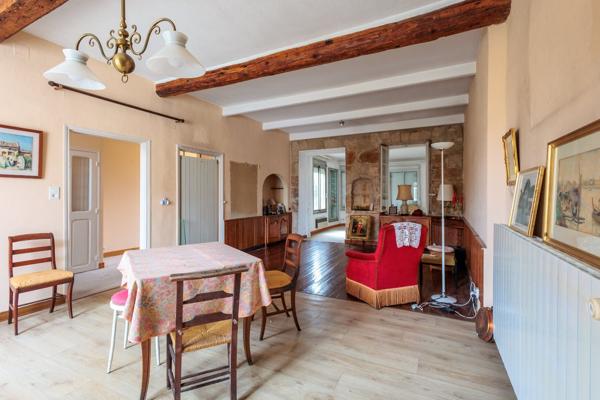Pernes-les-Fontaines ? maison ancienne de 175 m² avec jardin, 3 chambres et vie de village à pied Pernes les fontaines