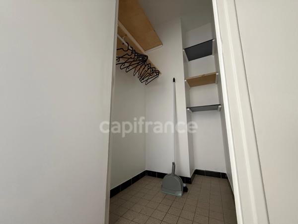 STUDIO AU 1ER ÉTAGE AVEC ASCENSEUR, PROCHE TRANSPORTS, CENTRE-VILLE, LUMINEUX, MEUBLÉ, FIBRE OPTIQUE, BALCON, CAVE