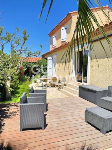Maison à vendre à Canohès, 4 faces, 5 pièces, 3 chambres, garage, piscine, dépendance