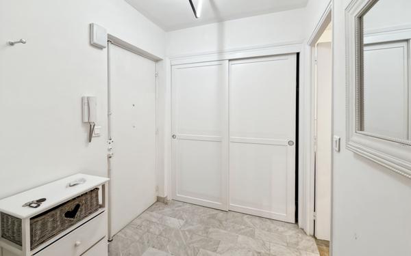 Appartement à louer    1 pièce • 34 m2 Nice