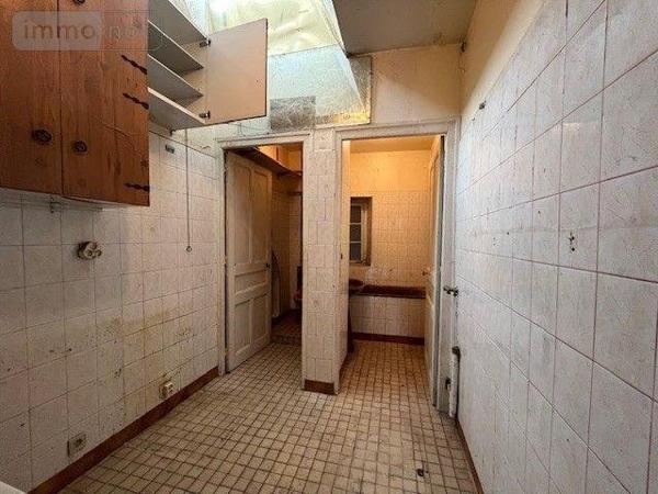 Appartement à rénover à vendre à Chambéry en Savoie (73000), ref : 73001-84   
centre ville