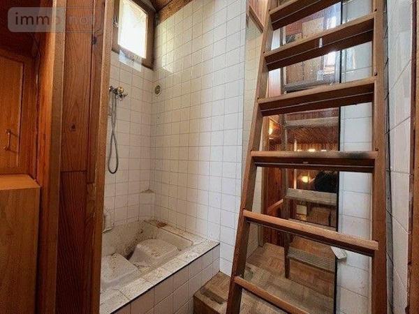 Appartement à rénover à vendre à Chambéry en Savoie (73000), ref : 73001-84   
centre ville