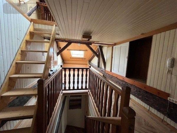 Appartement à rénover à vendre à Chambéry en Savoie (73000), ref : 73001-84   
centre ville