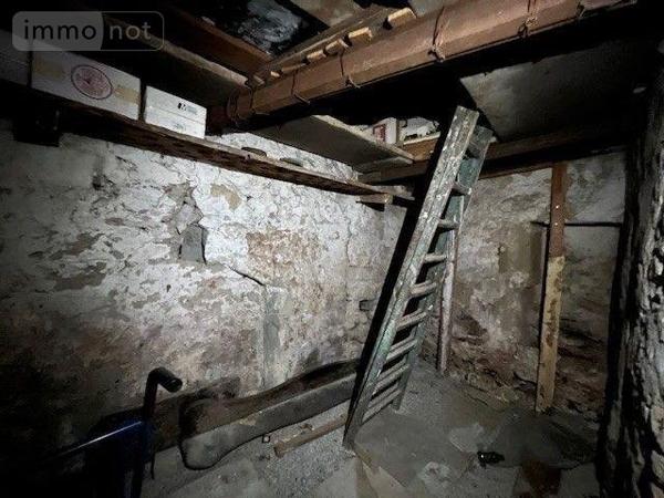 Appartement à rénover à vendre à Chambéry en Savoie (73000), ref : 73001-84   
centre ville