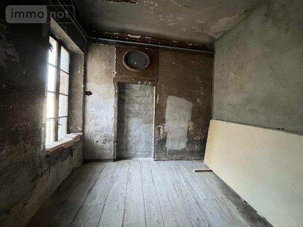 Appartement à rénover à vendre à Chambéry en Savoie (73000), ref : 73001-84   
centre ville