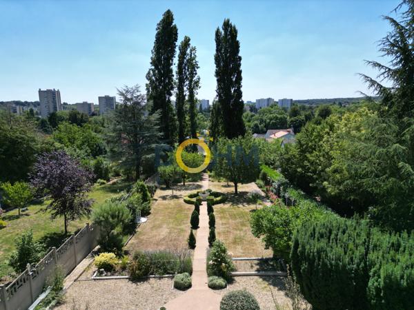 Maison 8 pièce(s) 3 chambre(s) 163 m²