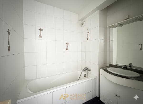 Appartement La Rochelle (VILLE EN BOIS) 3 pièce(s) 55 m2 €284 000 ** - Référence AM667