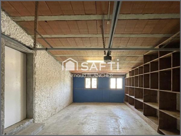 Villa atypique avec terrasse suspendue et vue spectaculaire sur la Méditerranée